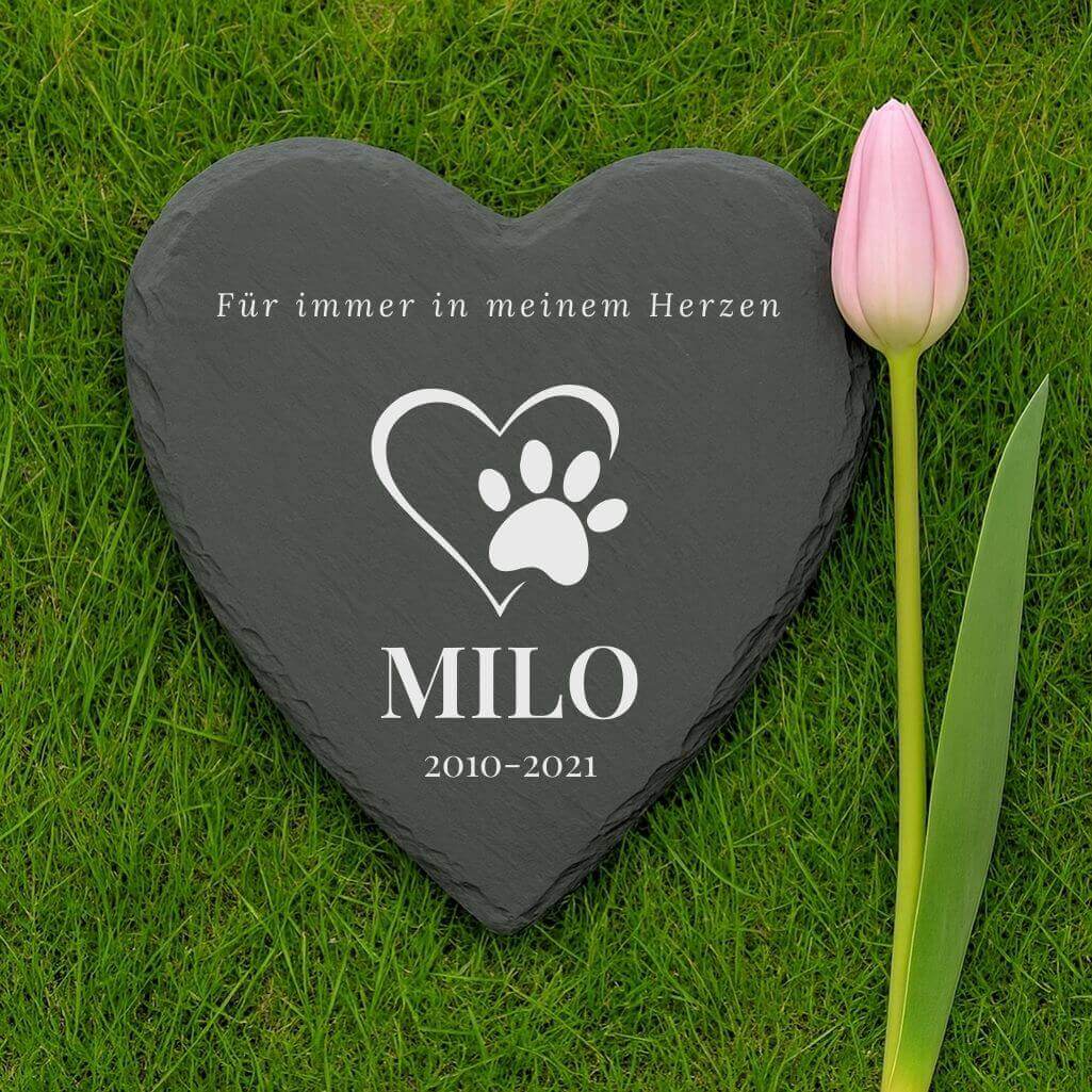 Personalisierter herzförmiger Grabstein für Hunde – Schiefer-Gartenplakette mit graviertem Namen, Daten & Widmung